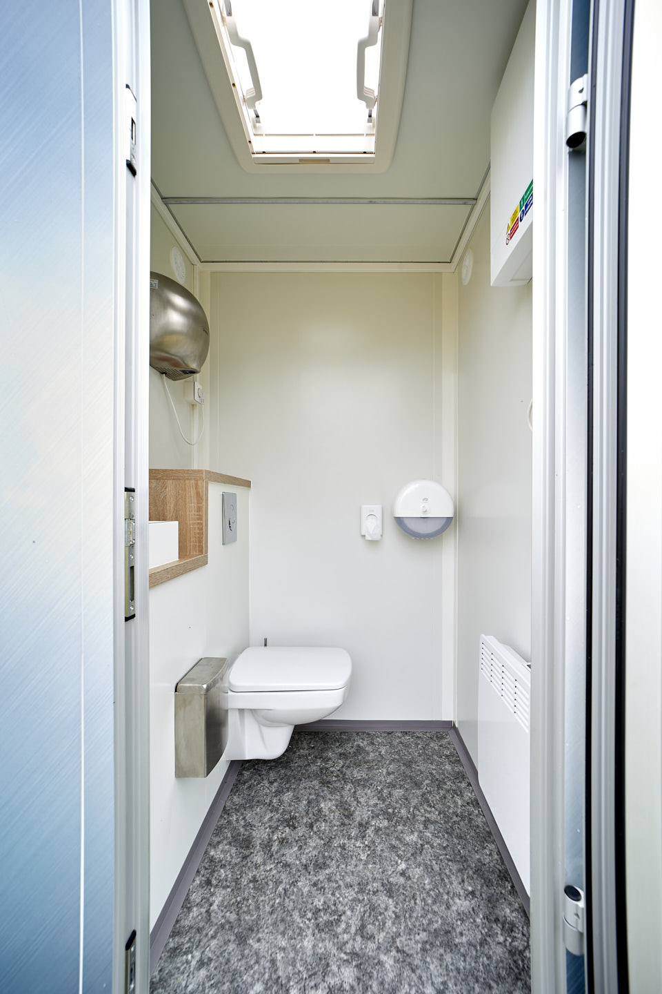 V.I.P. Sanitární karavan ONE - Obrázek 5