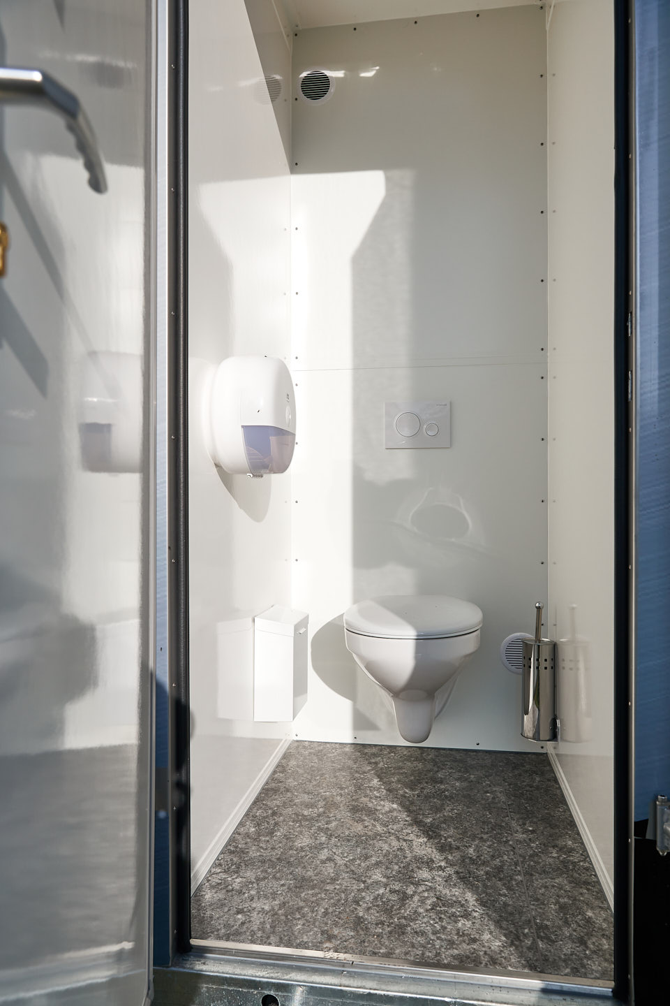 V.I.P. SANITÁRNÍ KOMBINOVANÝ KARAVAN XXL - Obrázek 5
